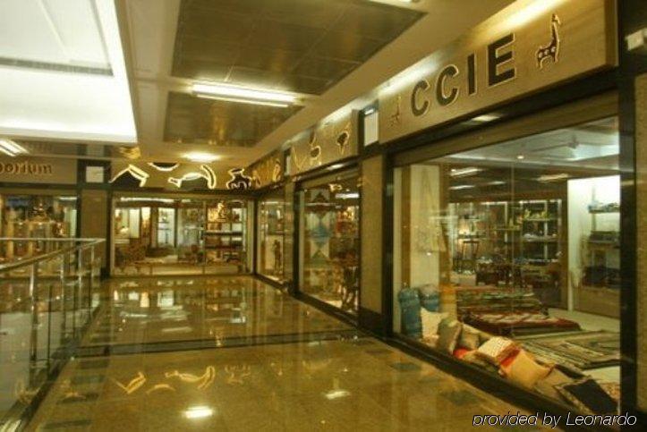 Galaxy Hotel & Spa Гургаон Интериор снимка