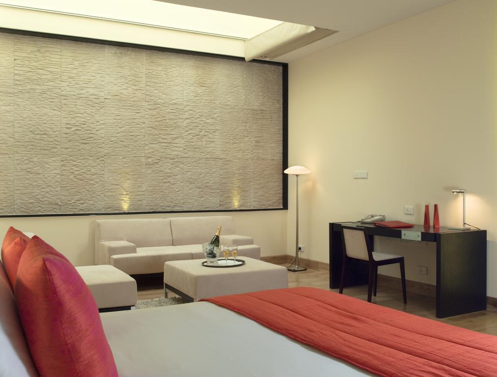 Galaxy Hotel & Spa Гургаон Екстериор снимка