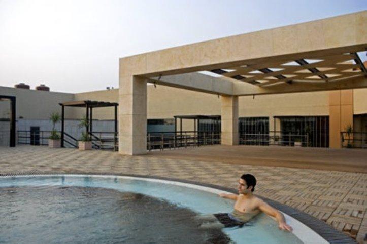 Galaxy Hotel & Spa Гургаон Екстериор снимка