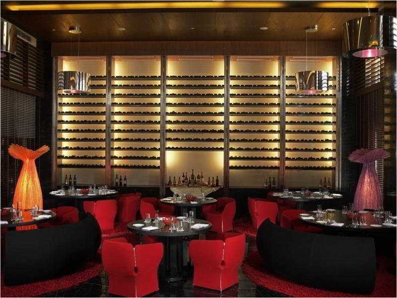 Galaxy Hotel & Spa Гургаон Ресторант снимка
