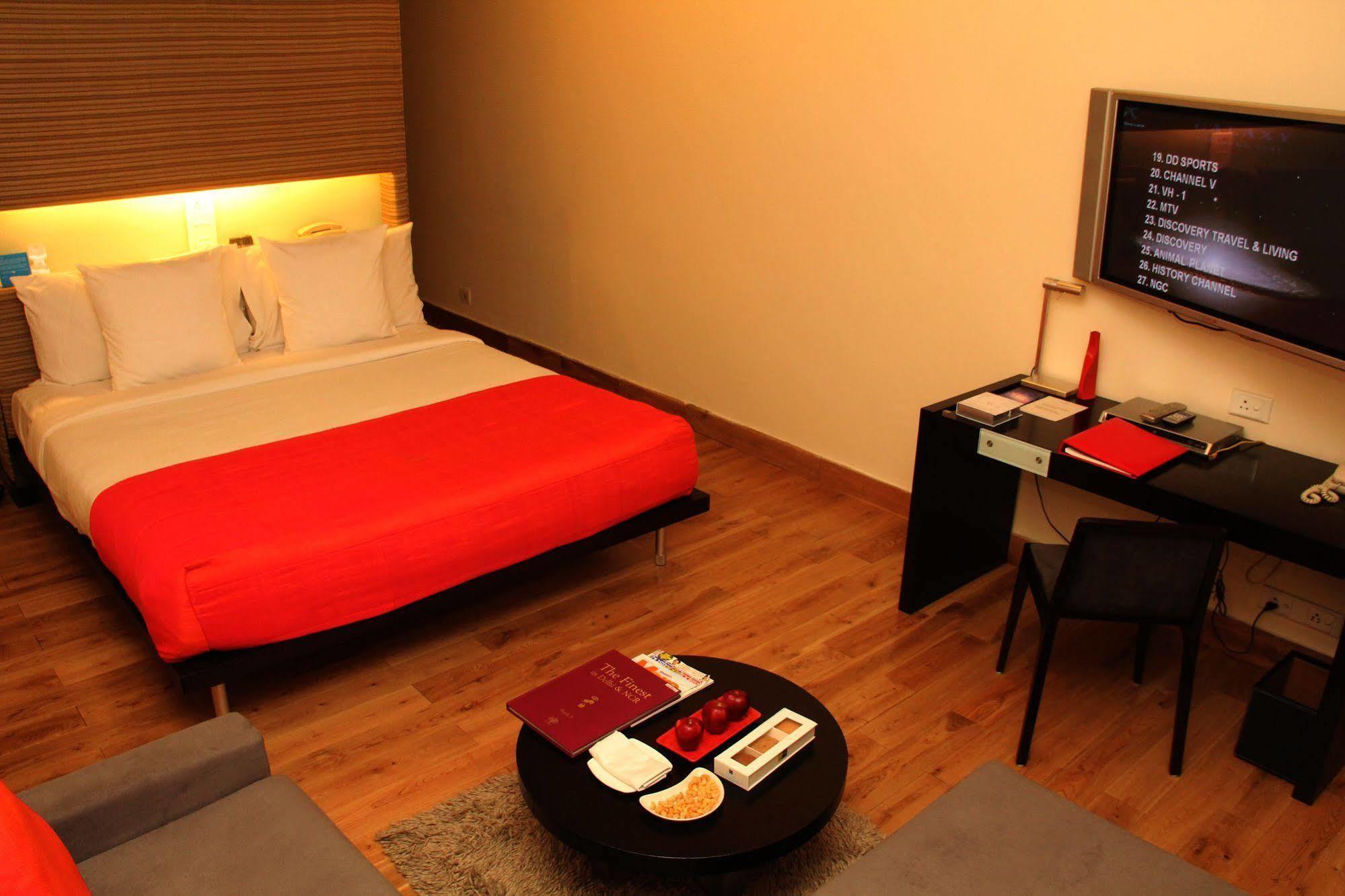 Galaxy Hotel & Spa Гургаон Екстериор снимка