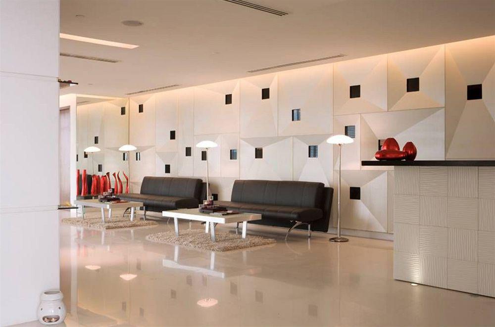 Galaxy Hotel & Spa Гургаон Екстериор снимка